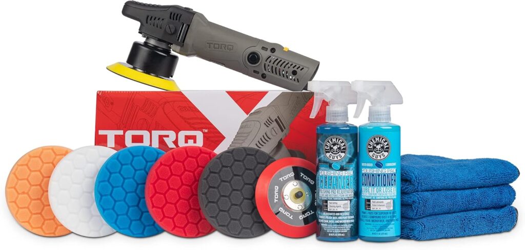 Kit de pulido de autos TORQ con pulidora, discos, sprays y toallas de microfibra para cuidado profesional.